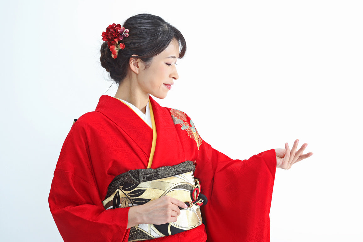 振袖 赤 黒 菊 絞り刺繍 Red & Black Silk Furisode - Shibori